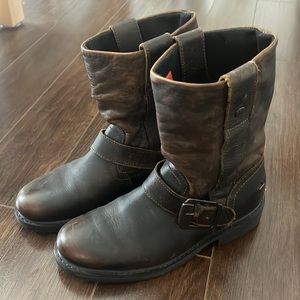 Dark brown leather Harley Davidsoon boots